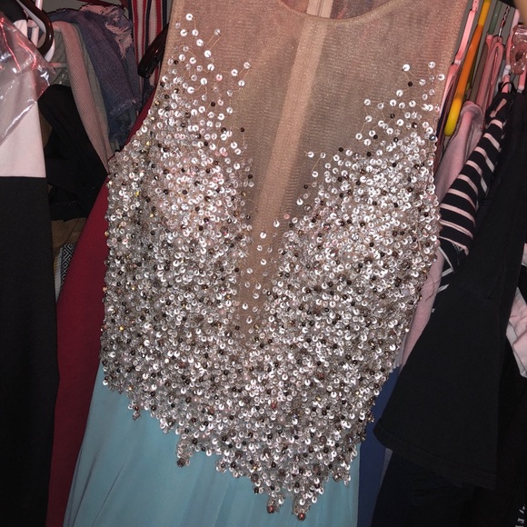 Beautiful Sparkly Formal/Prom Dress - Picture 3 of 7